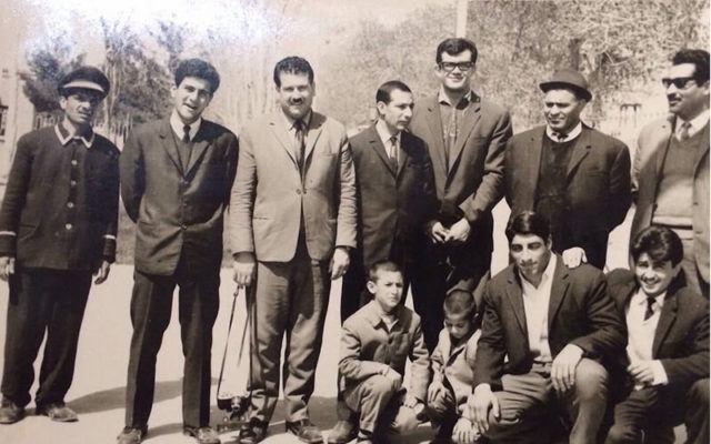felabi-iran-Wrestling-sport-friends